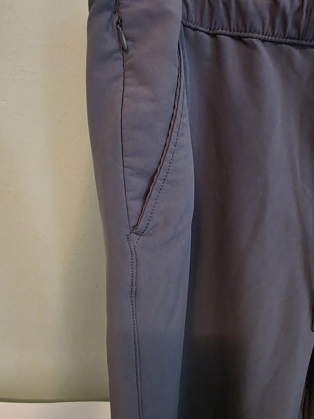 Men's Gray Elastic-Waist Joggers - Drawstring Athletic Sweatpants